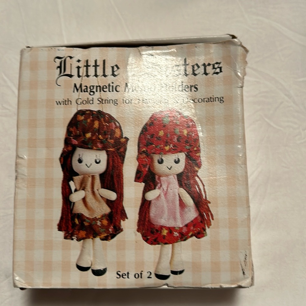 Vintage Little Sisters magnetic memo holders